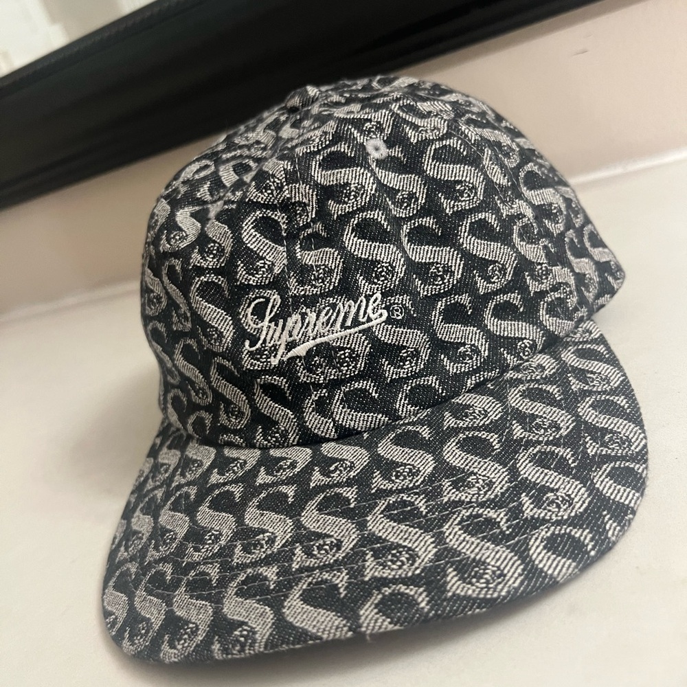 Supreme Monochrome Reptile Pattern Cap